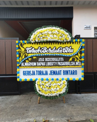 Papan Bunga Duka di Durai