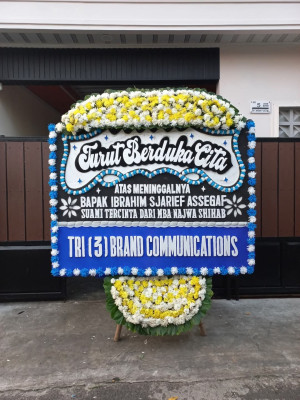 Papan Bunga Duka di Durai
